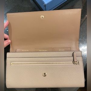 Smythson of Bond Street Marshall travel wallet in tan